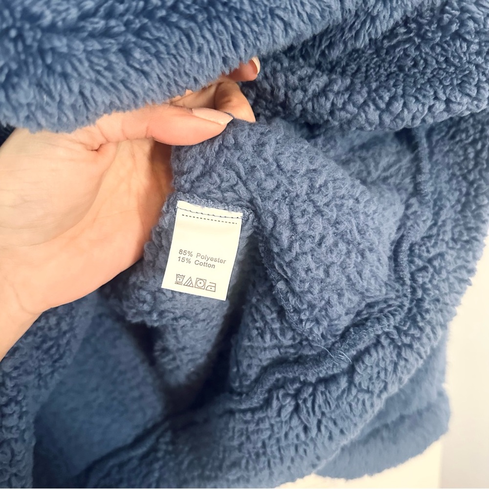 Excellent condition Soft Blue Fleece Jacket Medium - Picture 3 of 4